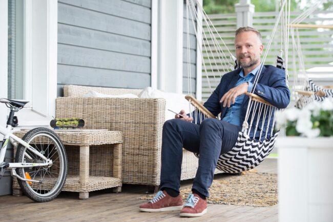 Tutustu kiinteistönvälittäjiimme. Valitse Top House LKV kun etsit luotettavaa ja kokenutta kiinteistönvälitystä pääkaupunkiseudulla.